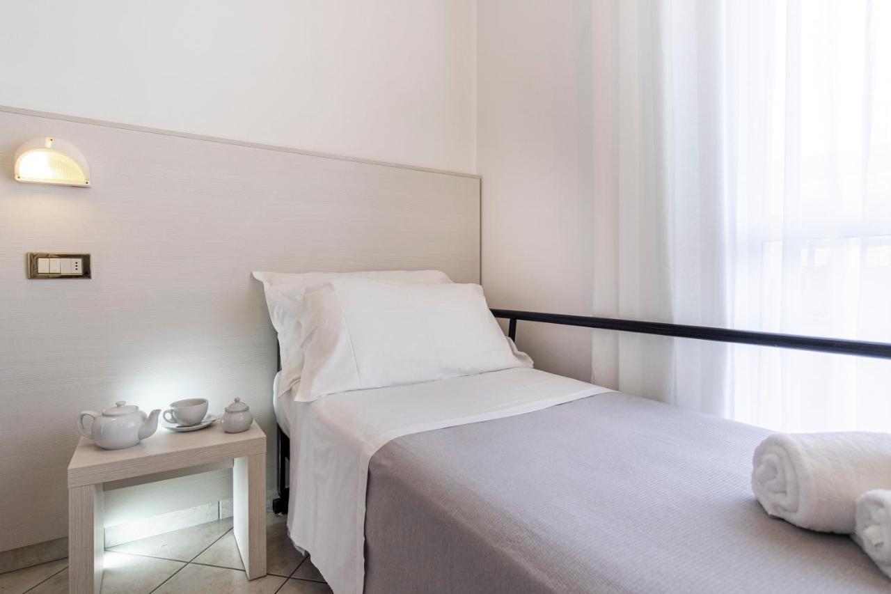 Hotel Tre Rose Riccione Exteriör bild