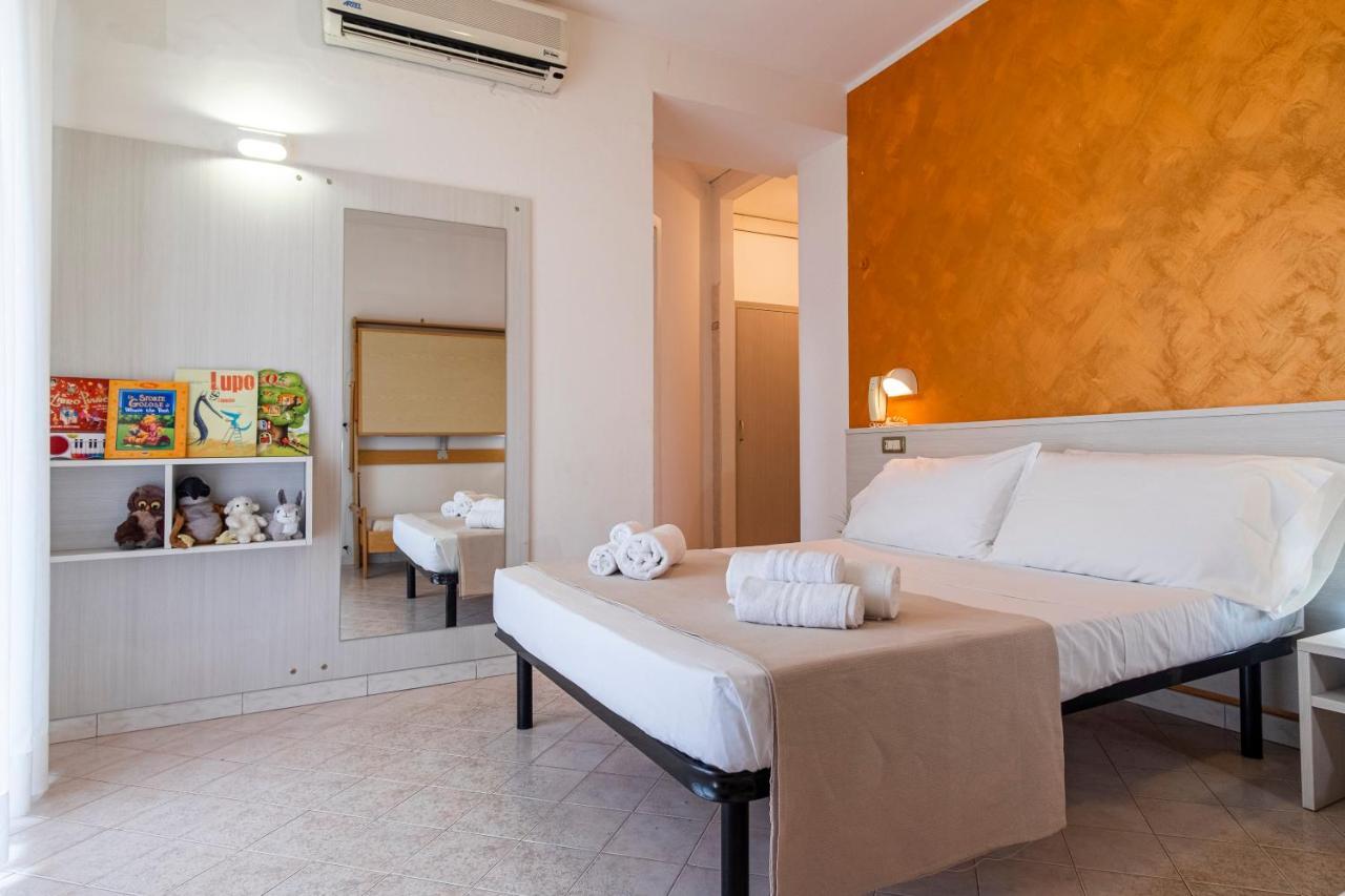 Hotel Tre Rose Riccione Exteriör bild