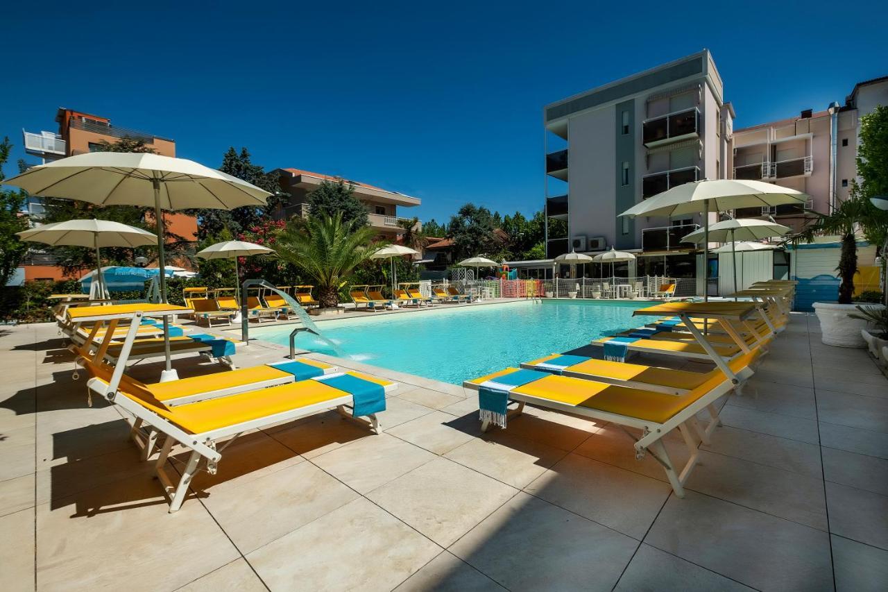 Hotel Tre Rose Riccione Exteriör bild
