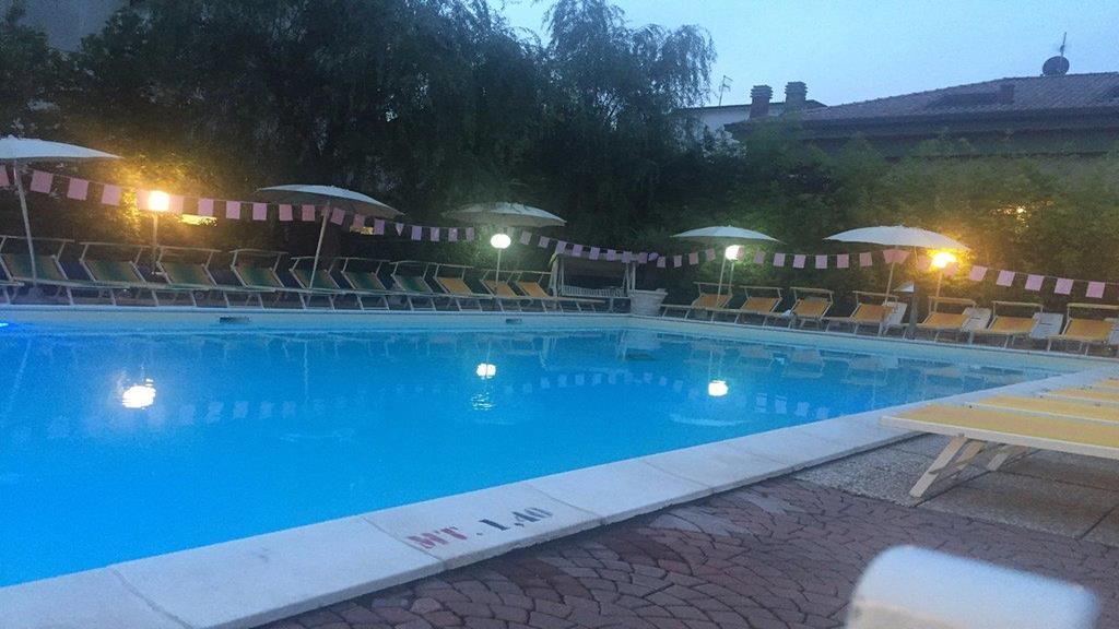 Hotel Tre Rose Riccione Exteriör bild